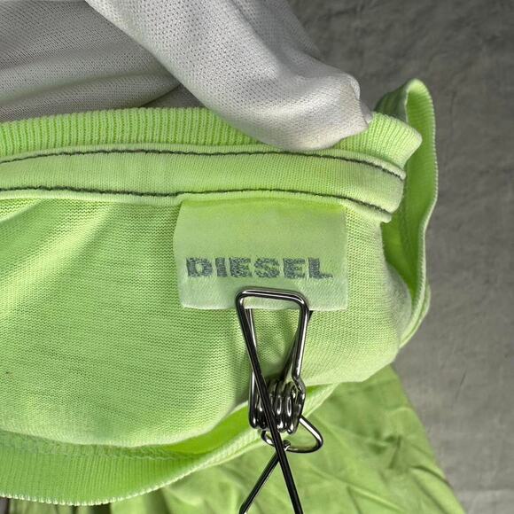 Diesel 100% Cotton Neon Tee with 4 Skulls in Hats Graphic - Size L/XL - Picture 4 of 6